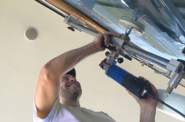 vetrox, surfaces vitrées, laitances sur verre, polir de fines rayures, enlever de fines rayures, enlever des rayures, égratignures