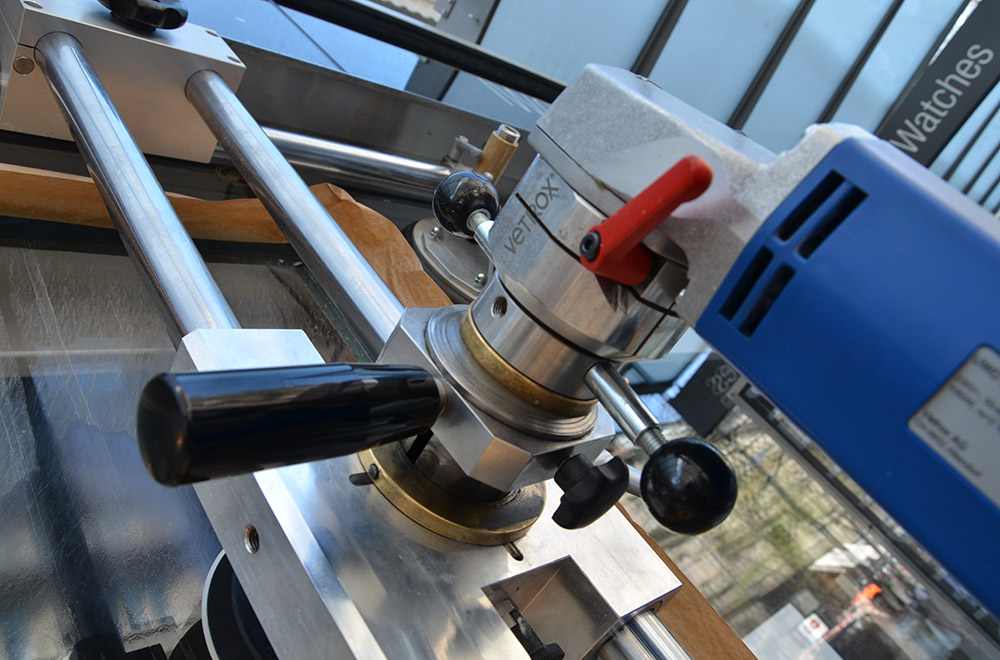 vetrox, surfaces vitrées, laitances sur verre, polir de fines rayures, enlever de fines rayures, enlever des rayures, égratignures