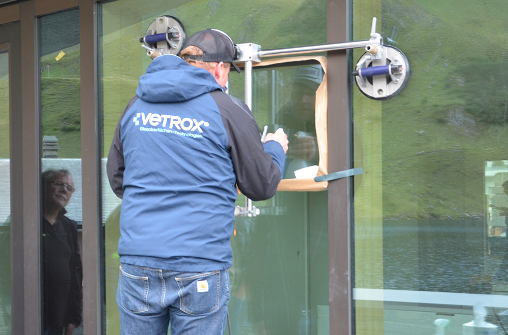 vetrox, surfaces vitrées, laitances sur verre, polir de fines rayures, enlever de fines rayures, enlever des rayures, égratignures