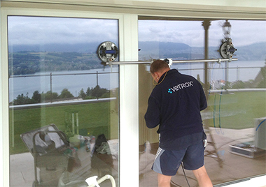 vetrox, surfaces vitrées, laitances sur verre, polir de fines rayures, enlever de fines rayures, enlever des rayures, égratignures