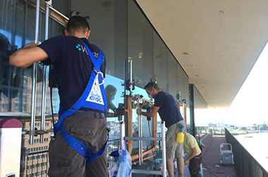 VETROX - Glasoberflächen-Technologien vetrox, glaskratzer entfernen, glasreparatur, verkratztes glas, glasschutz, esg, vsg, isolierglas, glasoberfläche, float, brandschutzglas